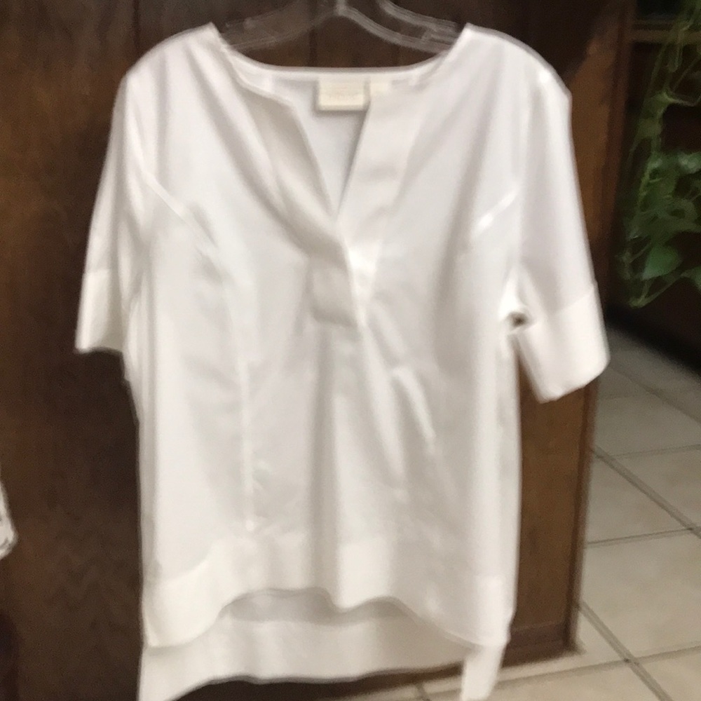 Beautiful Bright White blouse No iron